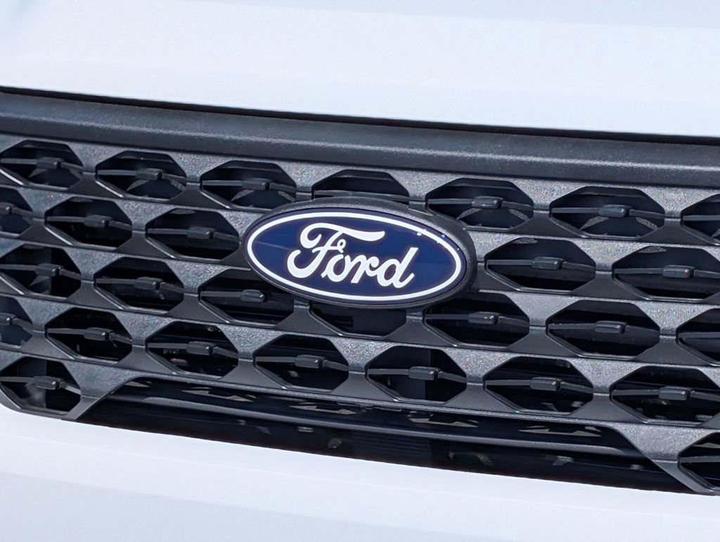 New 2026 Ford Maverick XL w/ Equipment Group 101A image 11