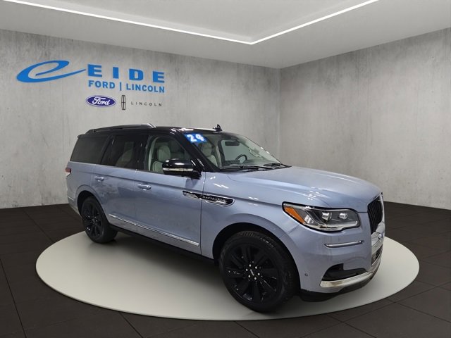 Used 2024 Lincoln Navigator Black Label image 1