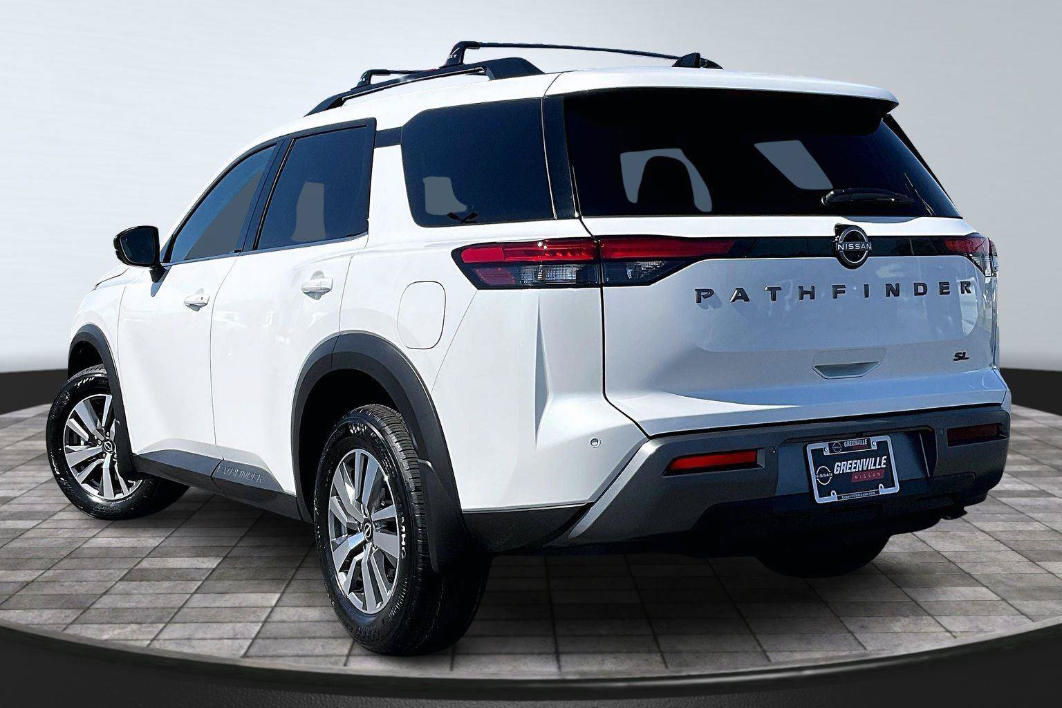 New 2026 Nissan Pathfinder SL FWD image 3