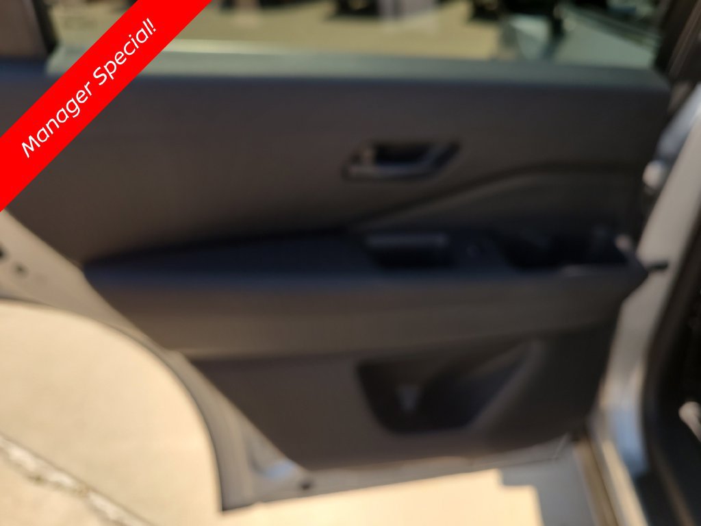 Certified 2025 Nissan Pathfinder S FWD image 13