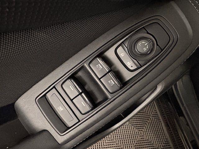 Used 2024 Subaru Forester Premium image 7