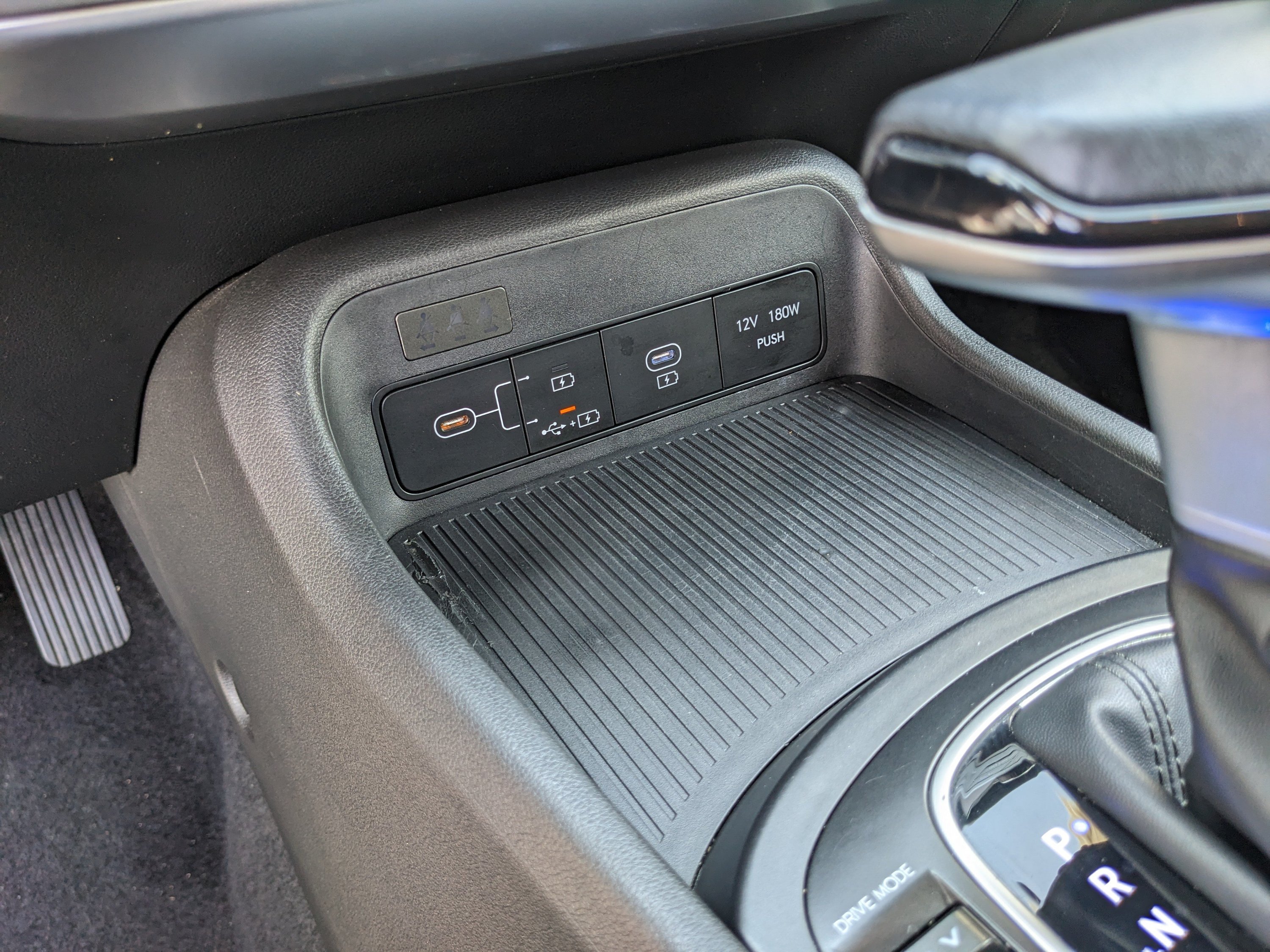 Used 2025 Hyundai Kona SEL FWD image 23