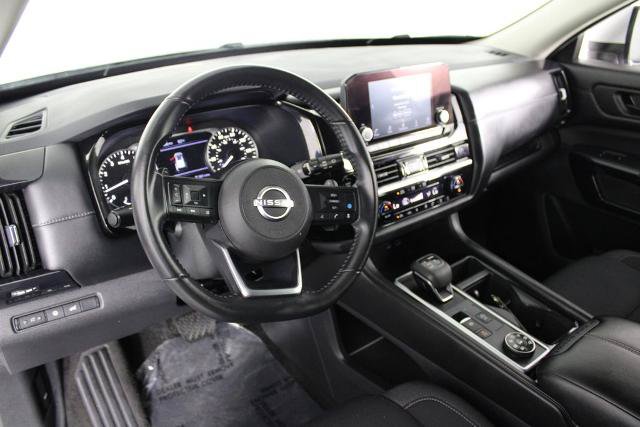Certified 2025 Nissan Pathfinder SV AWD/4WD image 18