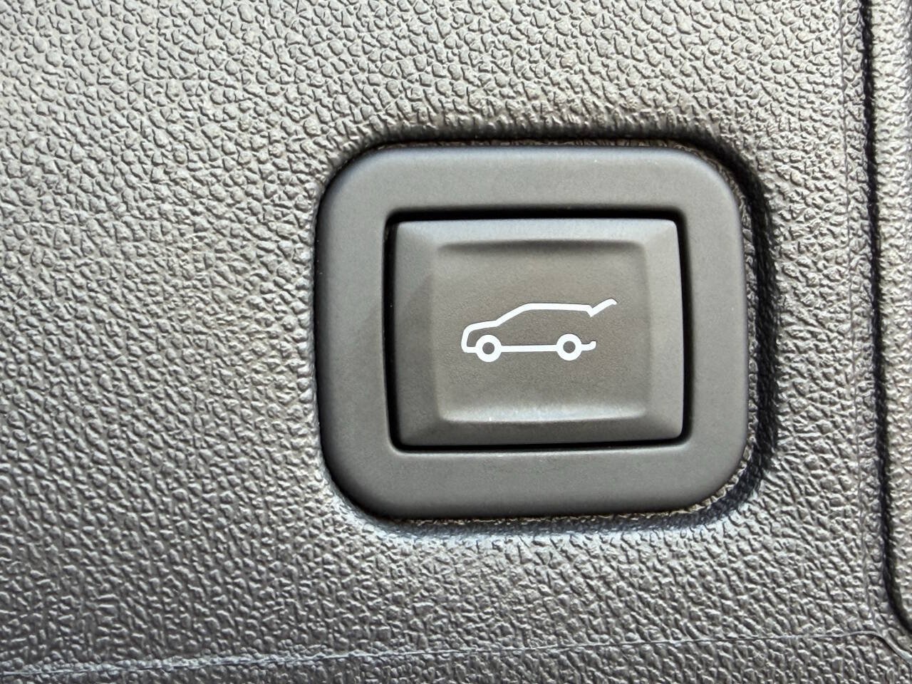 Used 2024 GMC Terrain SLT w/ Infotainment Package II AWD/4WD image 33