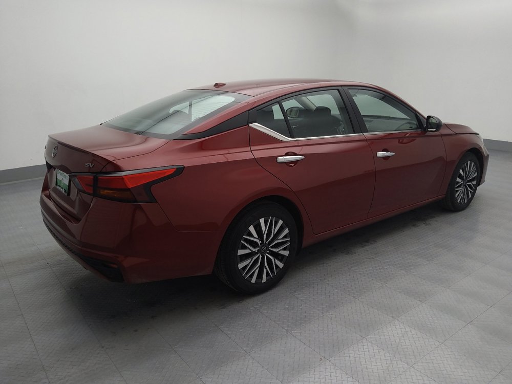 Used 2024 Nissan Altima 2.5 SV image 10