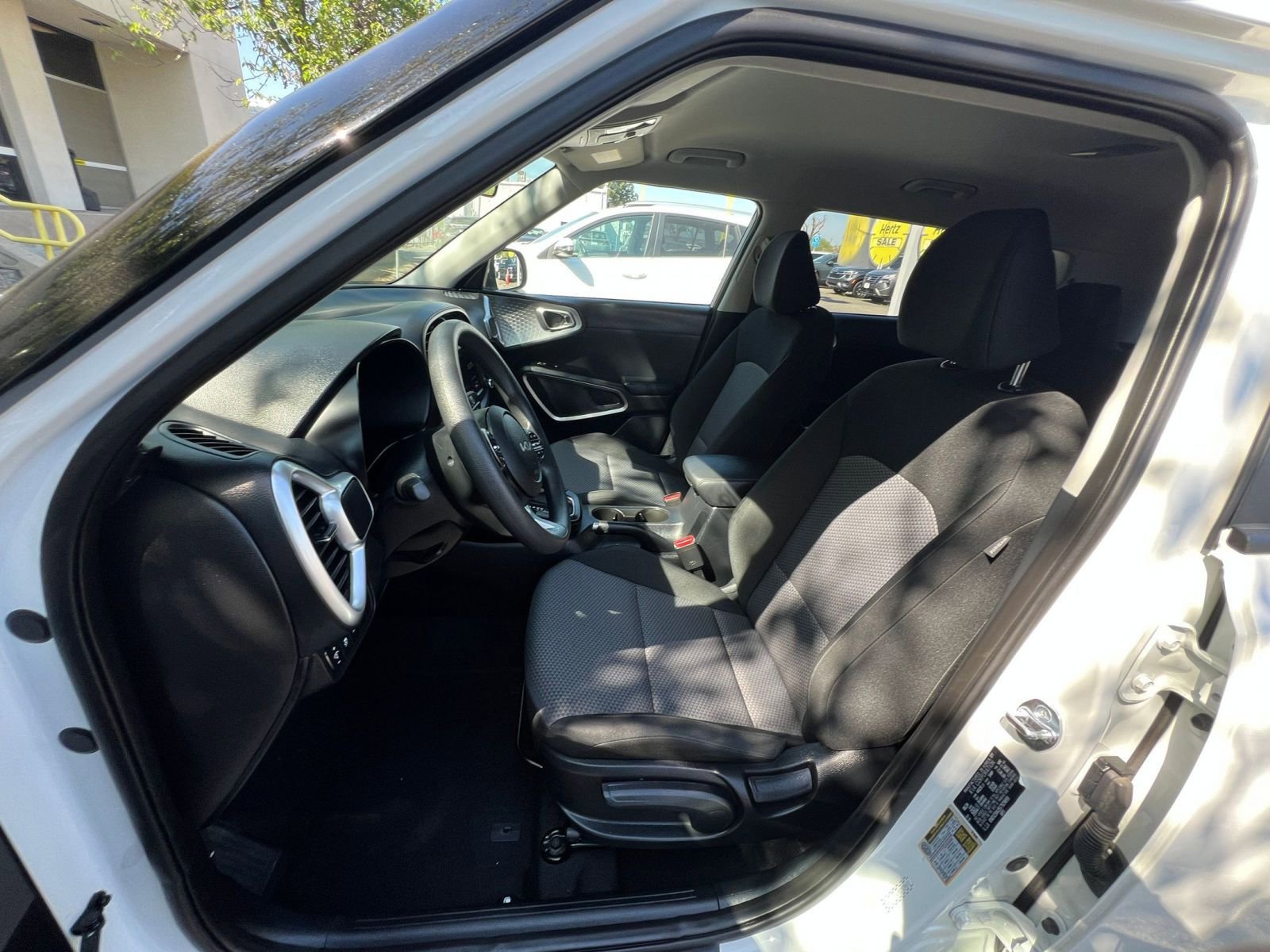 Used 2025 Kia Soul LX w/ LX Technology Package image 34