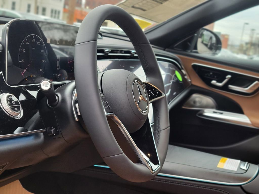 New 2026 Mercedes-Benz E 350 4MATIC Sedan image 17