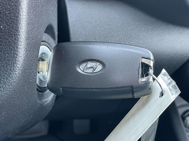 Certified 2021 Hyundai Venue SEL FWD image 21