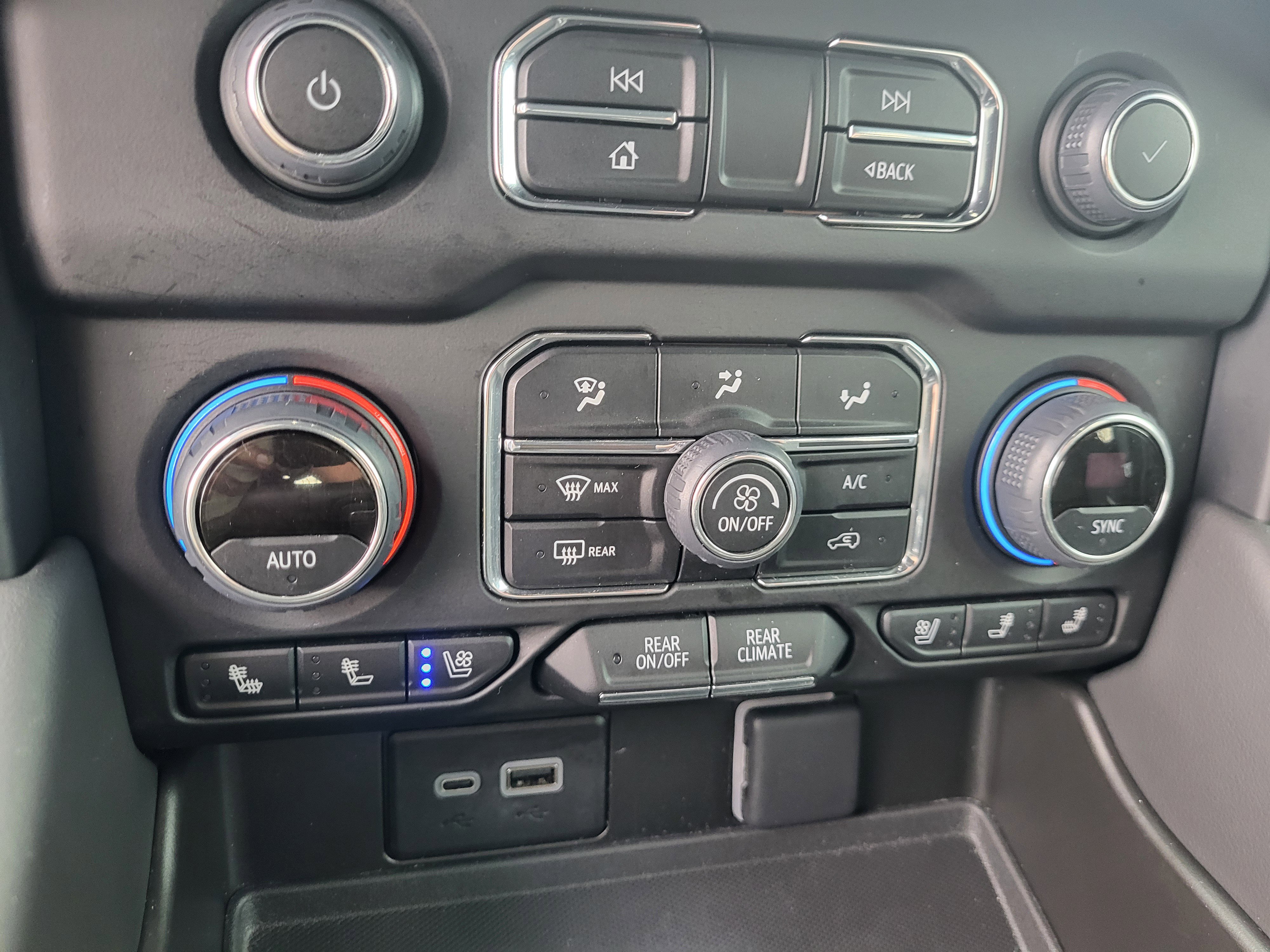 Certified 2023 Chevrolet Suburban High Country image 29