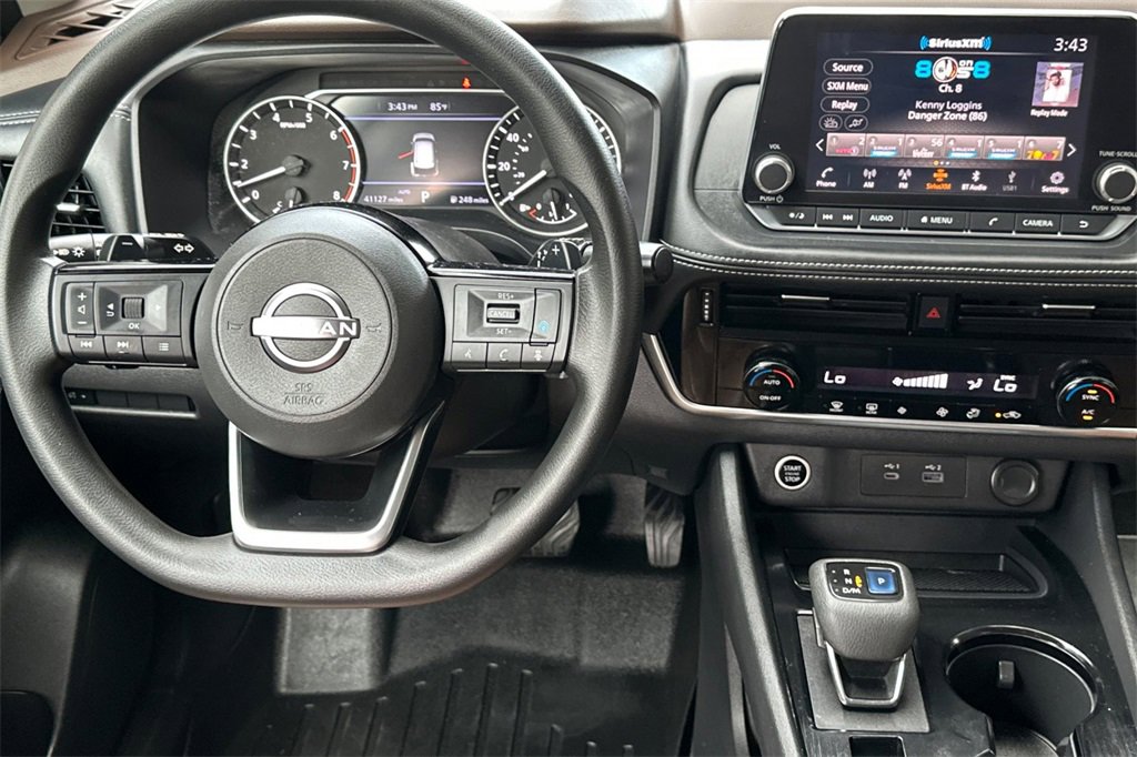 Used 2022 Nissan Rogue SV image 15