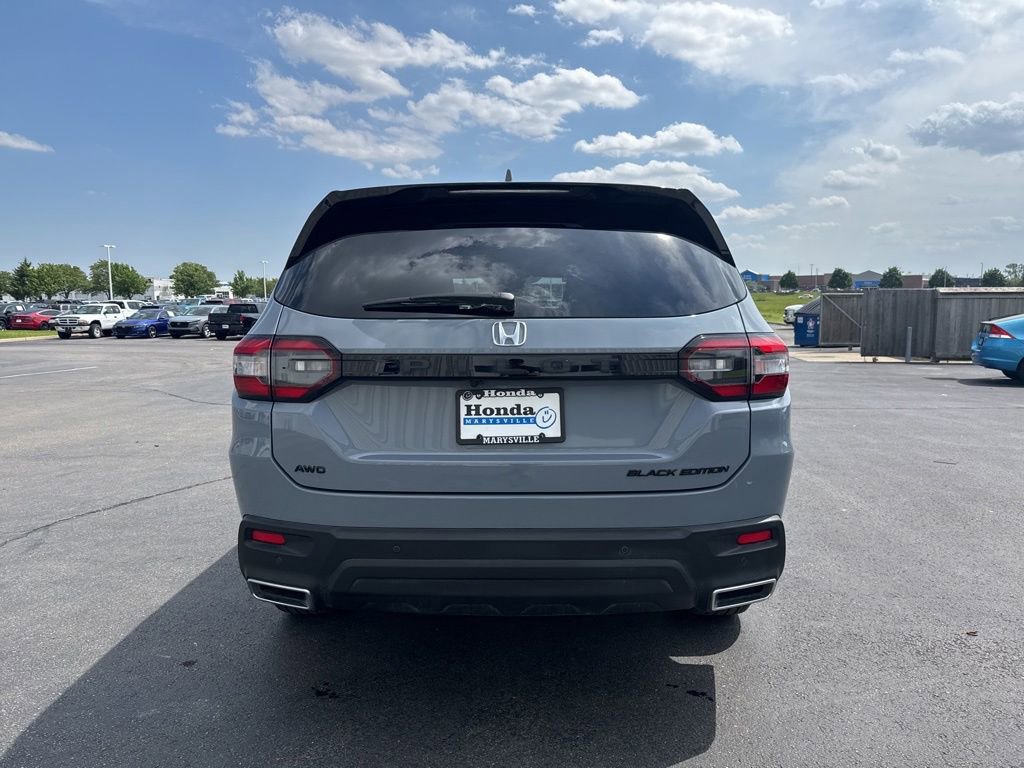 Certified 2025 Honda Pilot Black Edition image 6