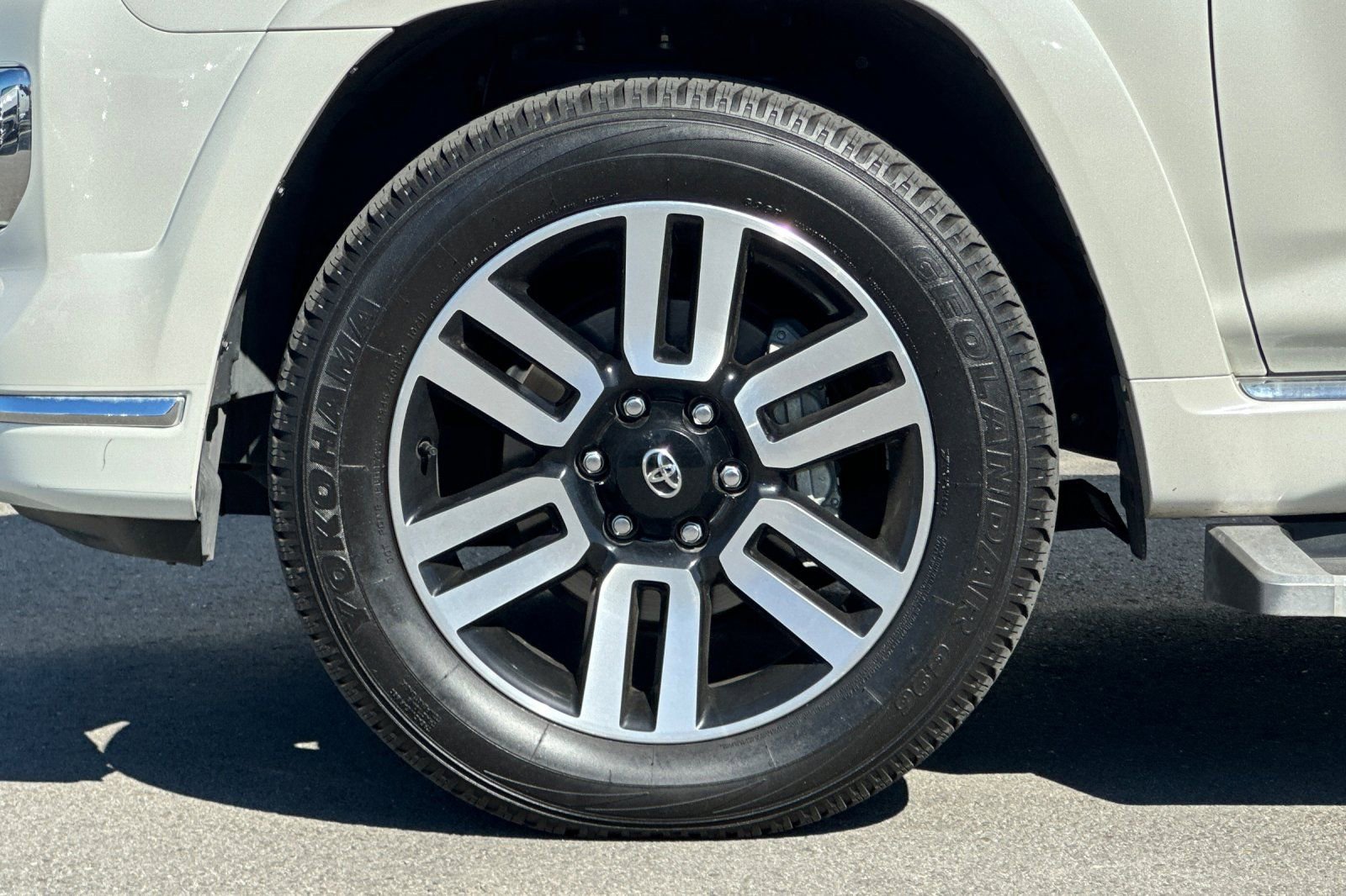 Used 2022 Toyota 4Runner Limited image 34