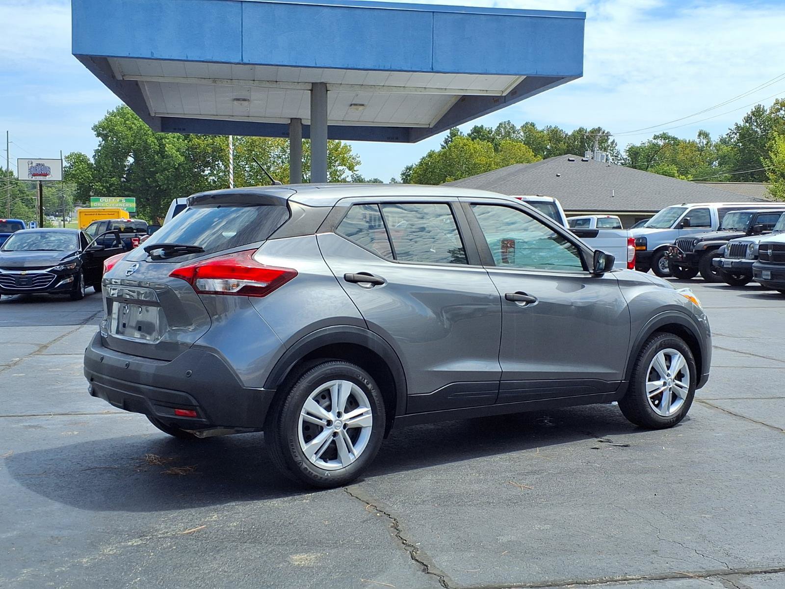 Used 2020 Nissan Kicks S FWD image 9
