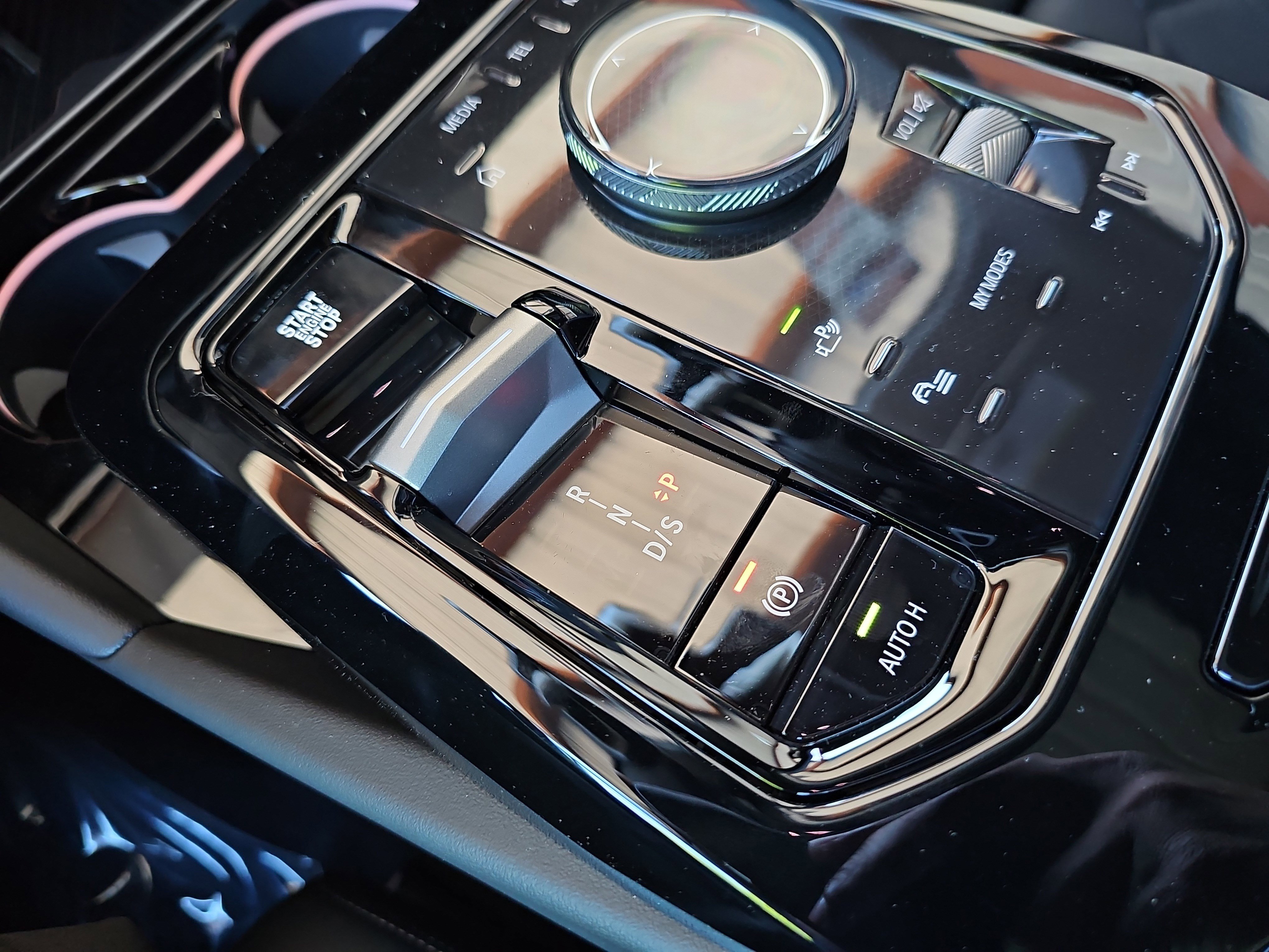 New 2026 BMW 530i RWD image 25