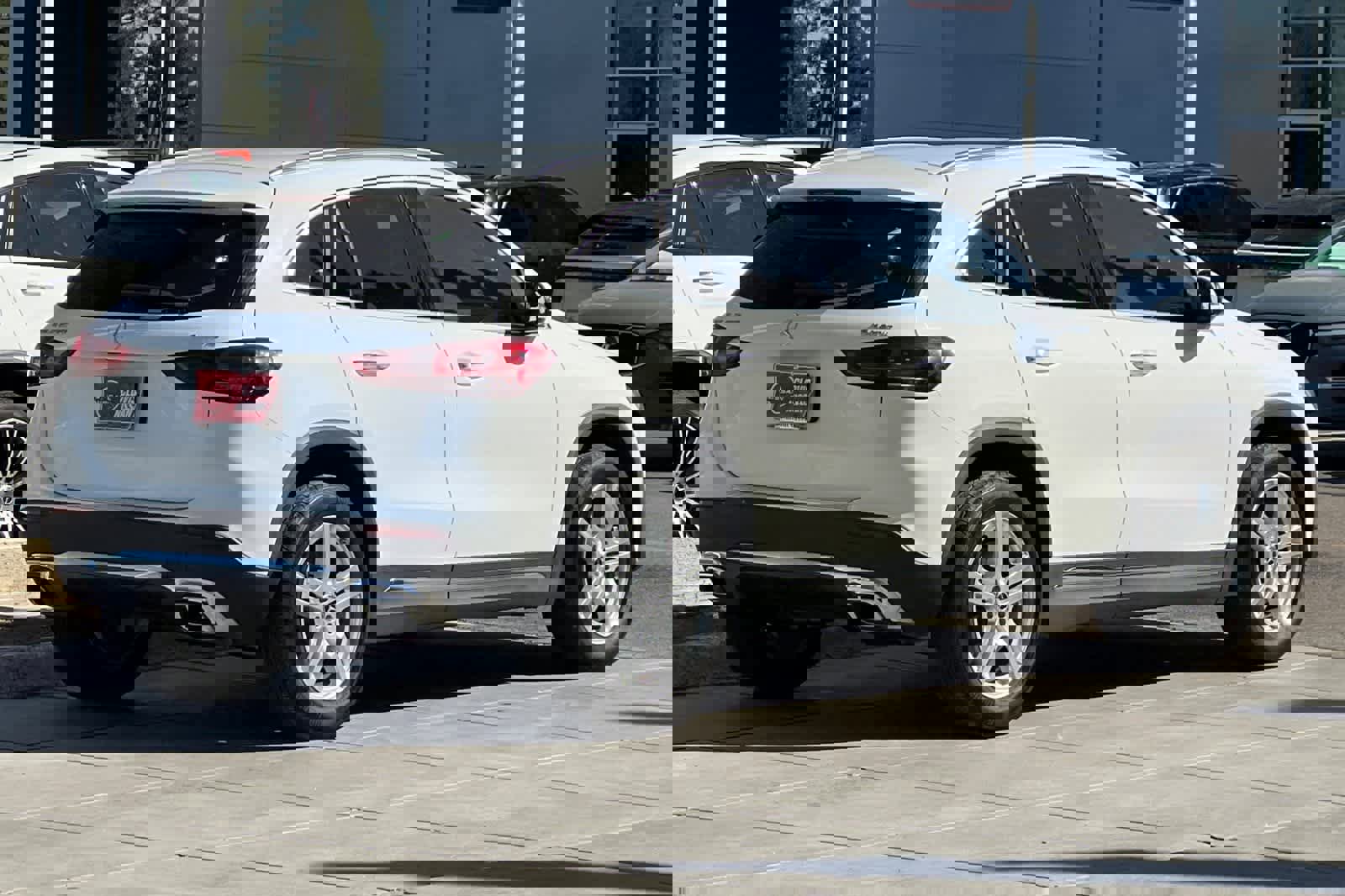 Used 2021 Mercedes-Benz GLA 250 4MATIC image 3