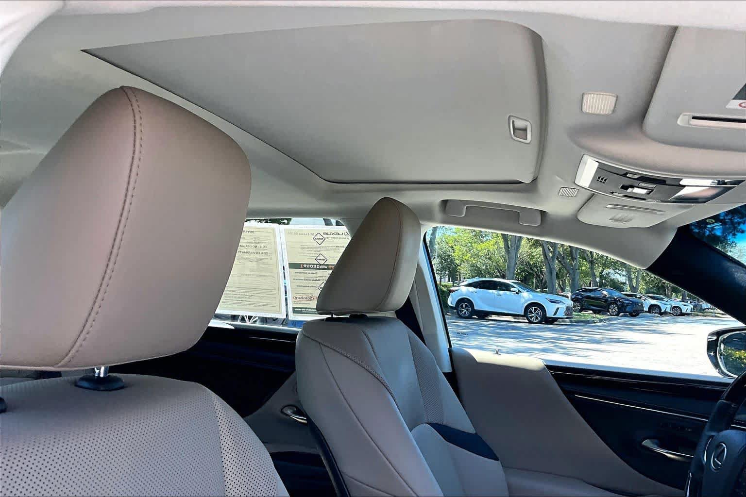 Used 2019 Lexus ES 350 w/ Premium Package FWD image 14