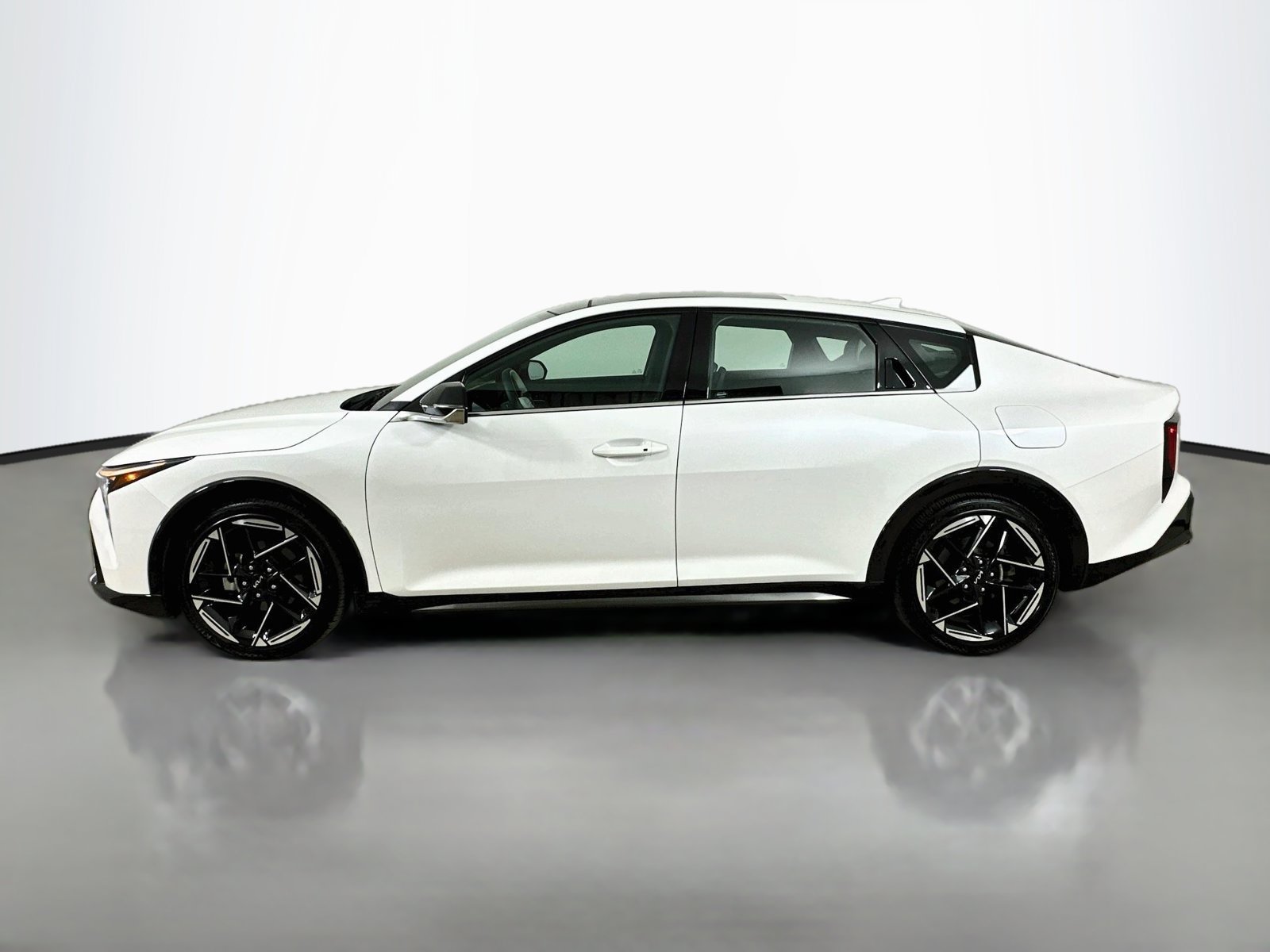 Used 2025 Kia K4 GT-Line w/ GT-Line Premium Package FWD image 8