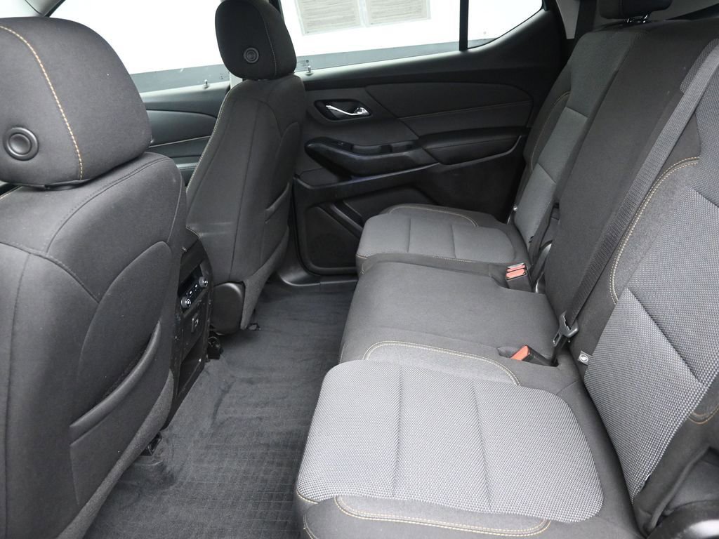 Used 2021 Chevrolet Traverse LS FWD image 14