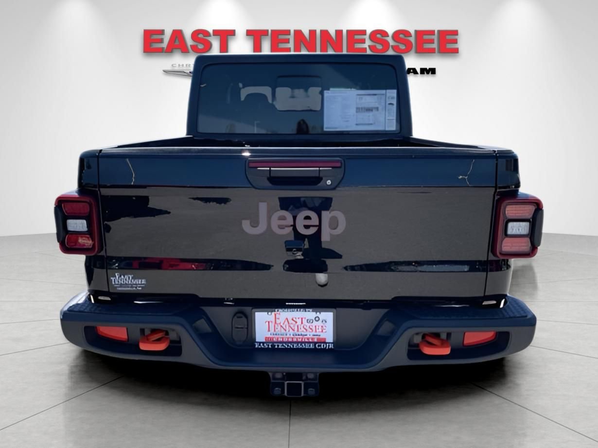 Used 2025 Jeep Gladiator Mojave w/ Convenience Group AWD/4WD image 4