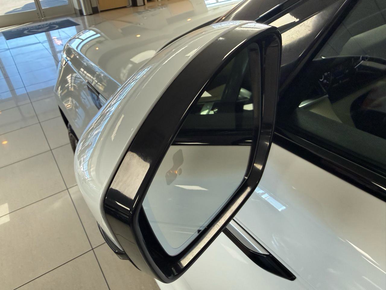 Used 2019 Land Rover Range Rover Velar S image 29