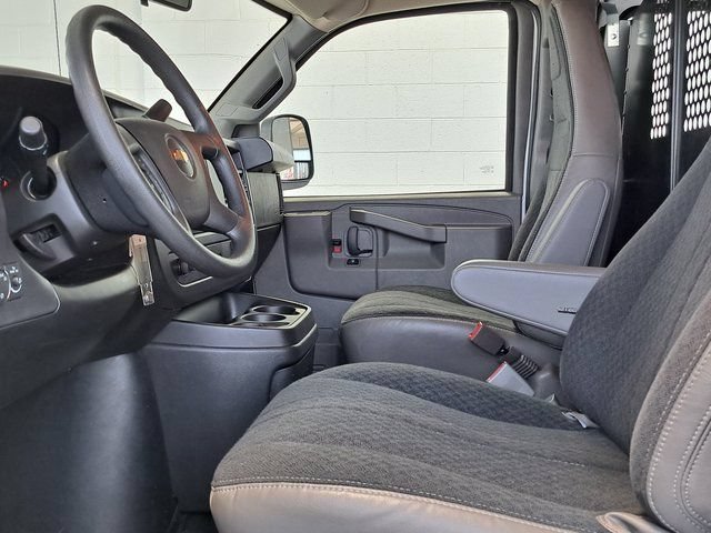 Used 2025 Chevrolet Express 2500 w/ Driver Convenience Package RWD image 21