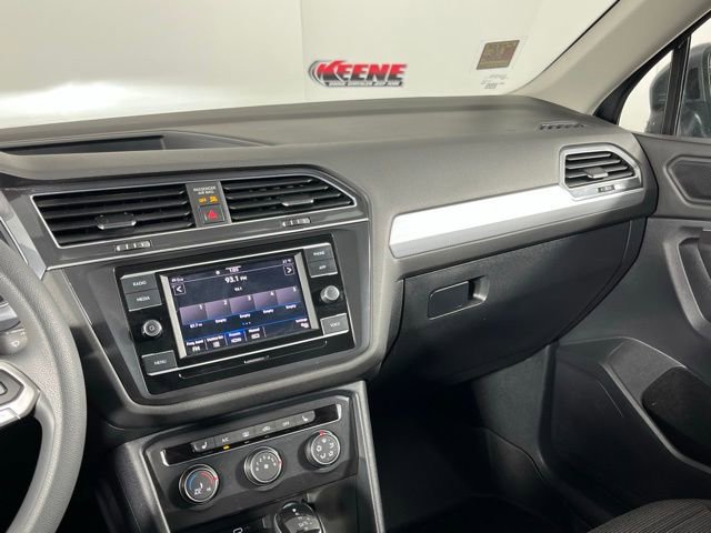 Used 2022 Volkswagen Tiguan S image 19