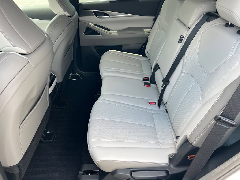 Certified 2026 INFINITI QX60 Luxe w/ Cargo Package AWD/4WD image 22