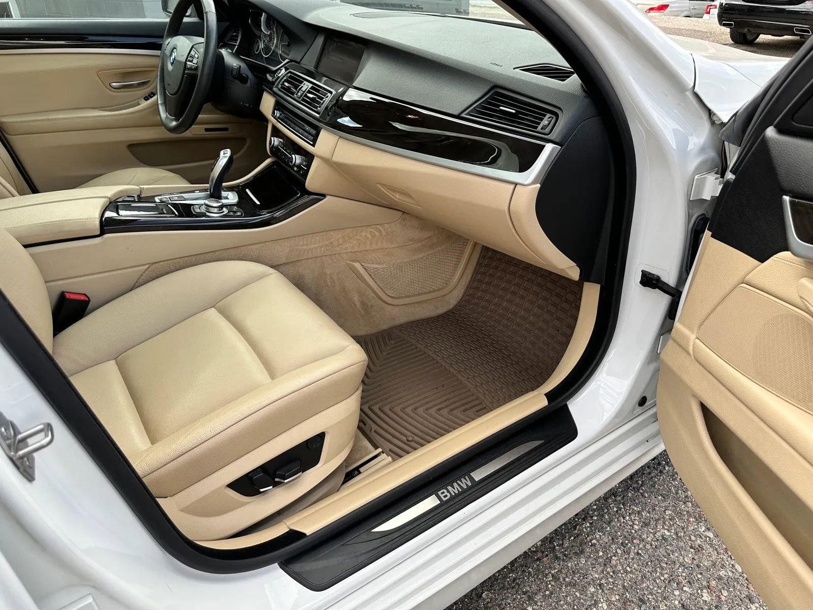 Used 2013 BMW 528i xDrive Sedan AWD/4WD image 19
