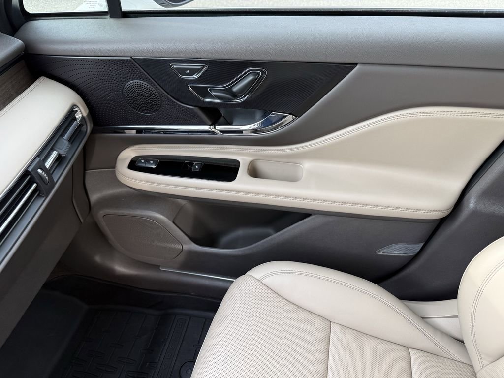 Used 2023 Lincoln Corsair Grand Touring w/ Equipment Group 301A image 31