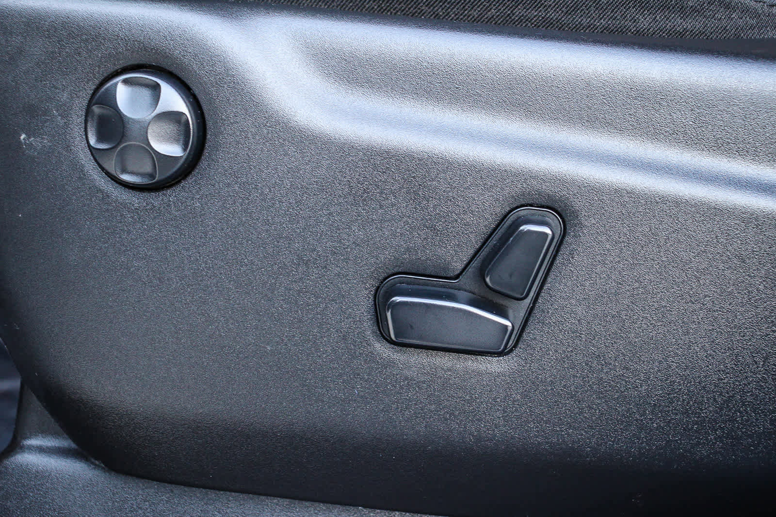 Used 2019 Jeep Grand Cherokee Laredo w/ Laredo X Package image 20