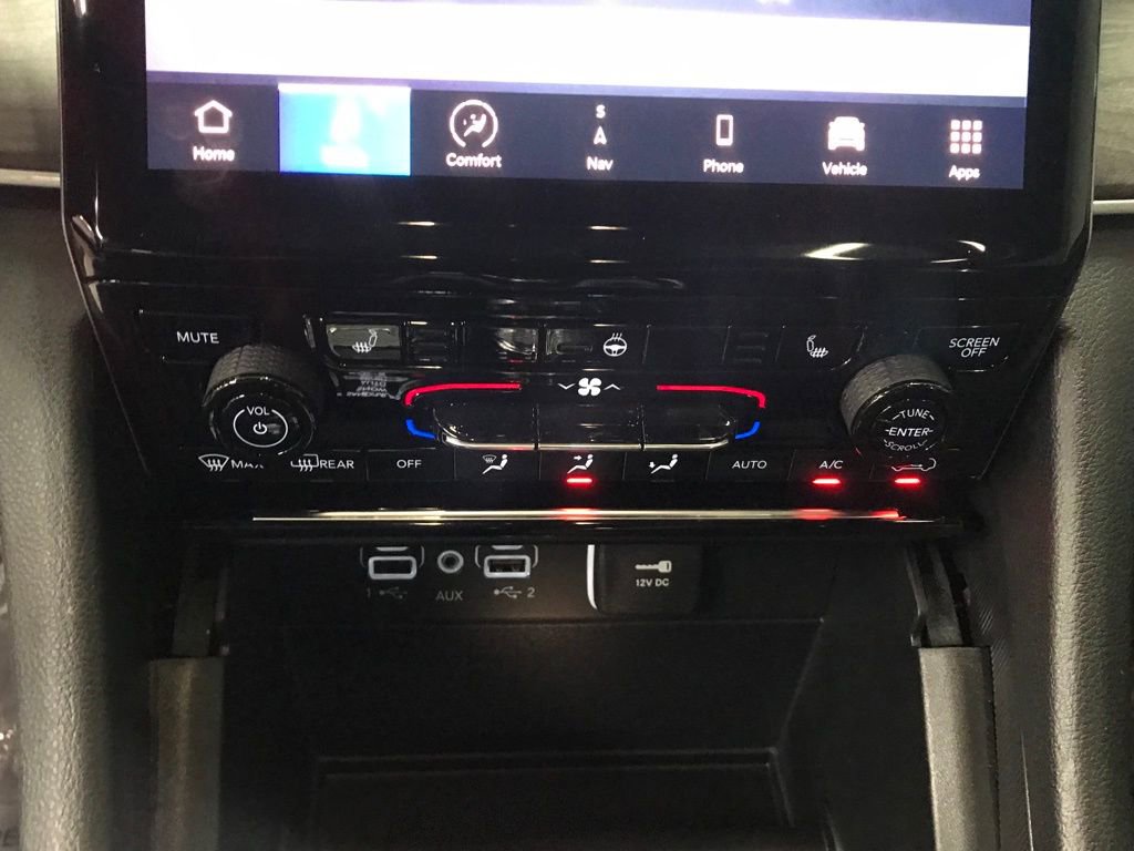 Used 2025 Jeep Grand Cherokee Limited image 21