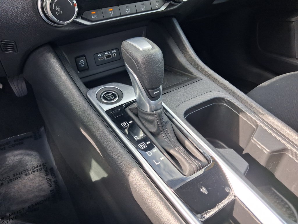 Certified 2025 Nissan Sentra SV FWD image 28