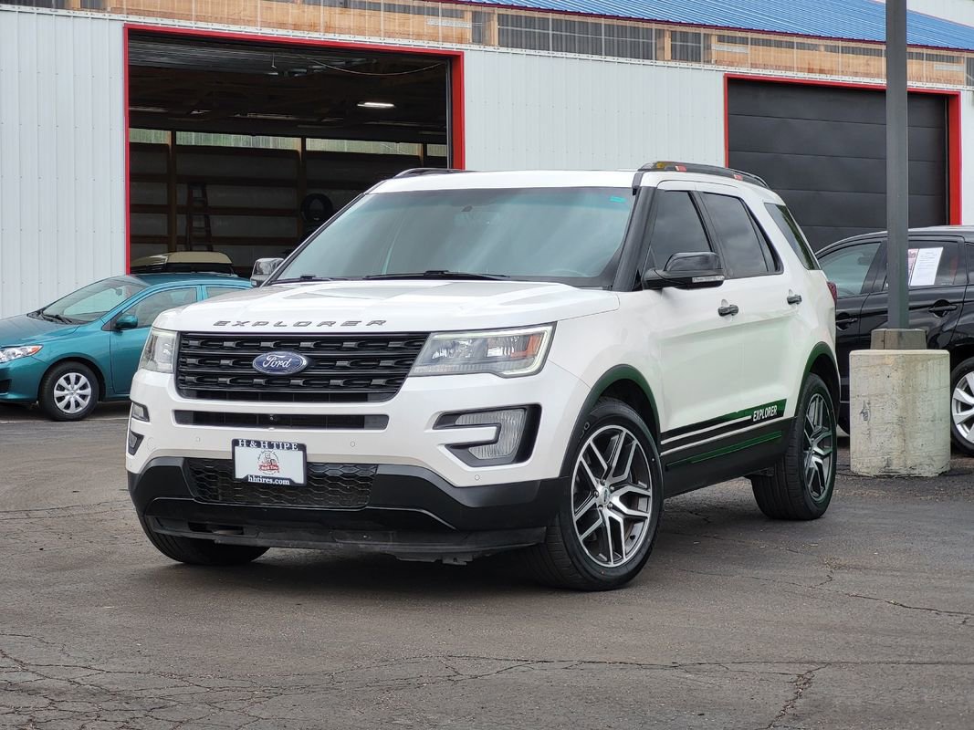 Used 2017 Ford Explorer Sport w/ Equipment Group 401A AWD/4WD image 3