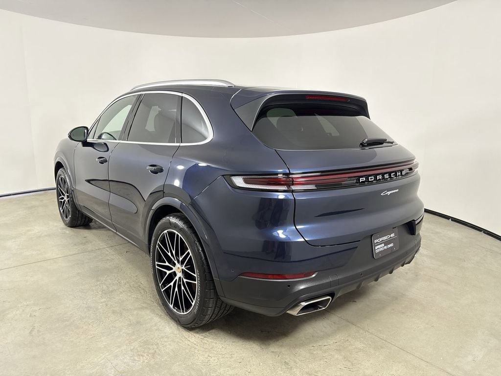 Certified 2025 Porsche Cayenne image 3