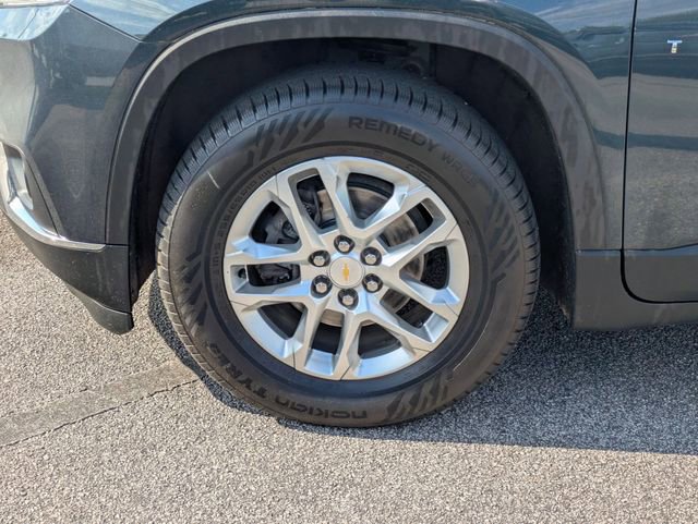 Used 2020 Chevrolet Traverse LT w/ Driver Confidence II Package image 9