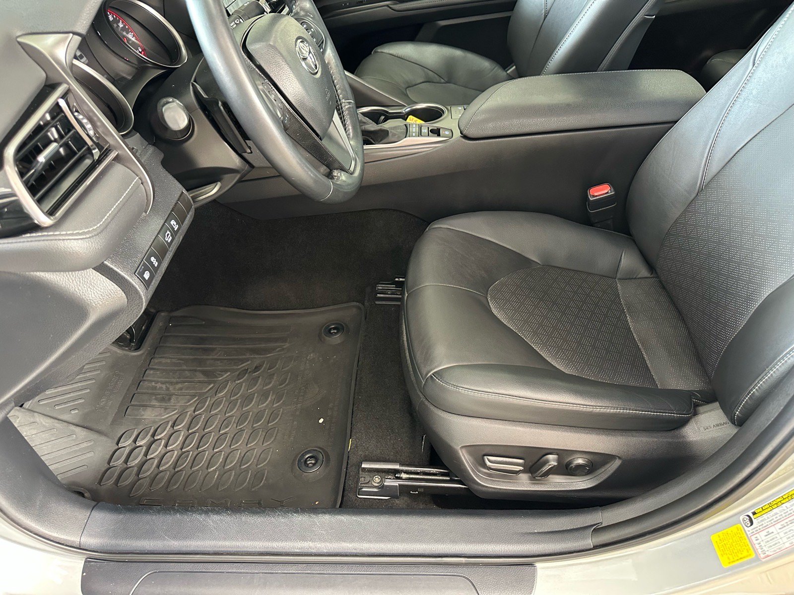 Used 2021 Toyota Camry XSE FWD image 17