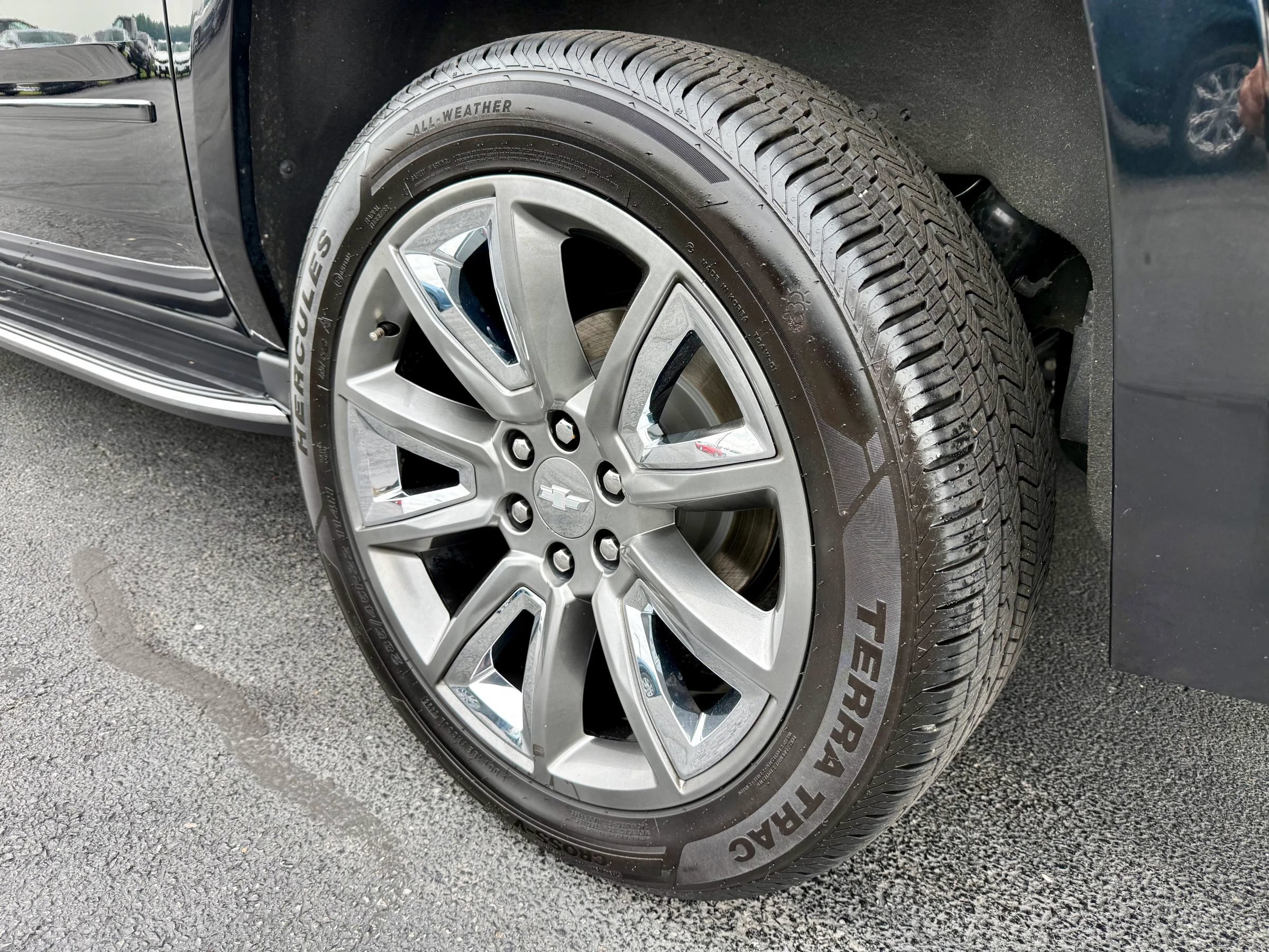 Used 2020 Chevrolet Suburban Premier AWD/4WD image 15
