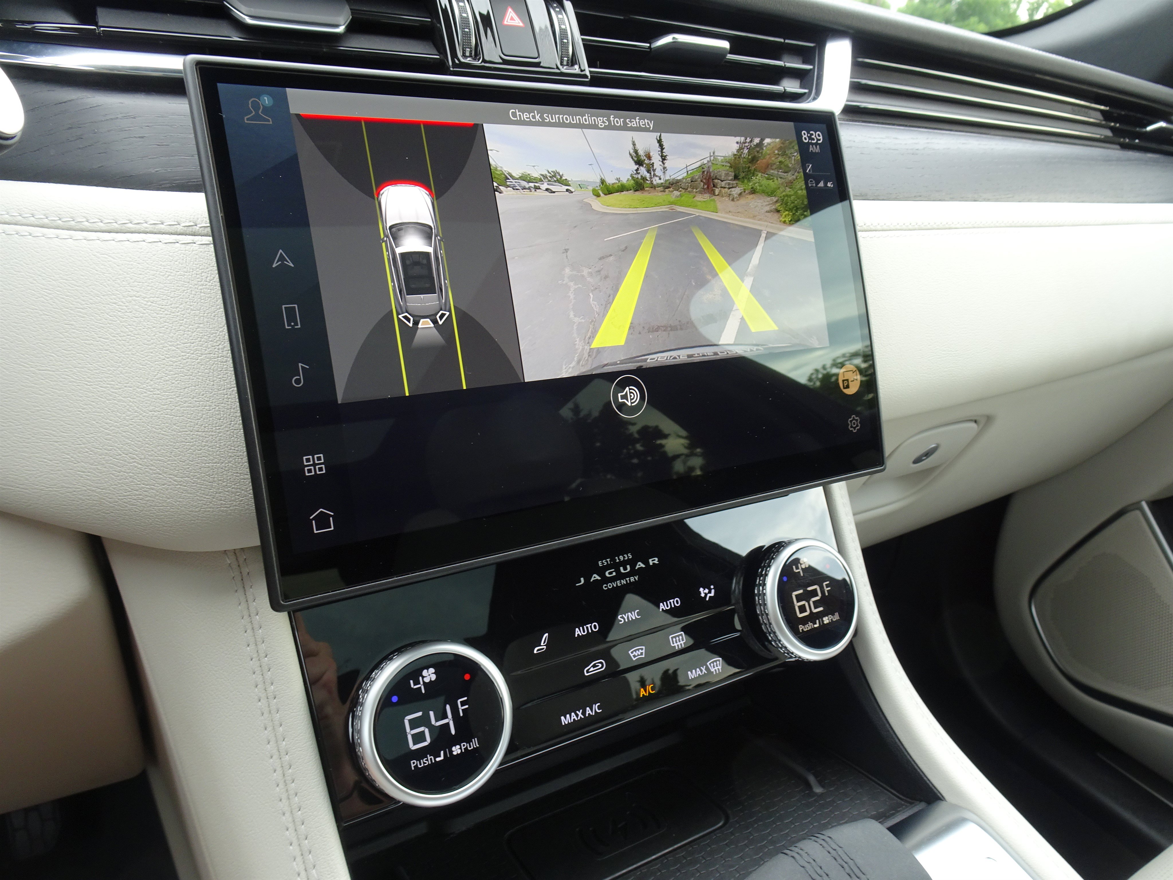 New 2025 Jaguar F-PACE R-Dynamic S AWD/4WD image 4