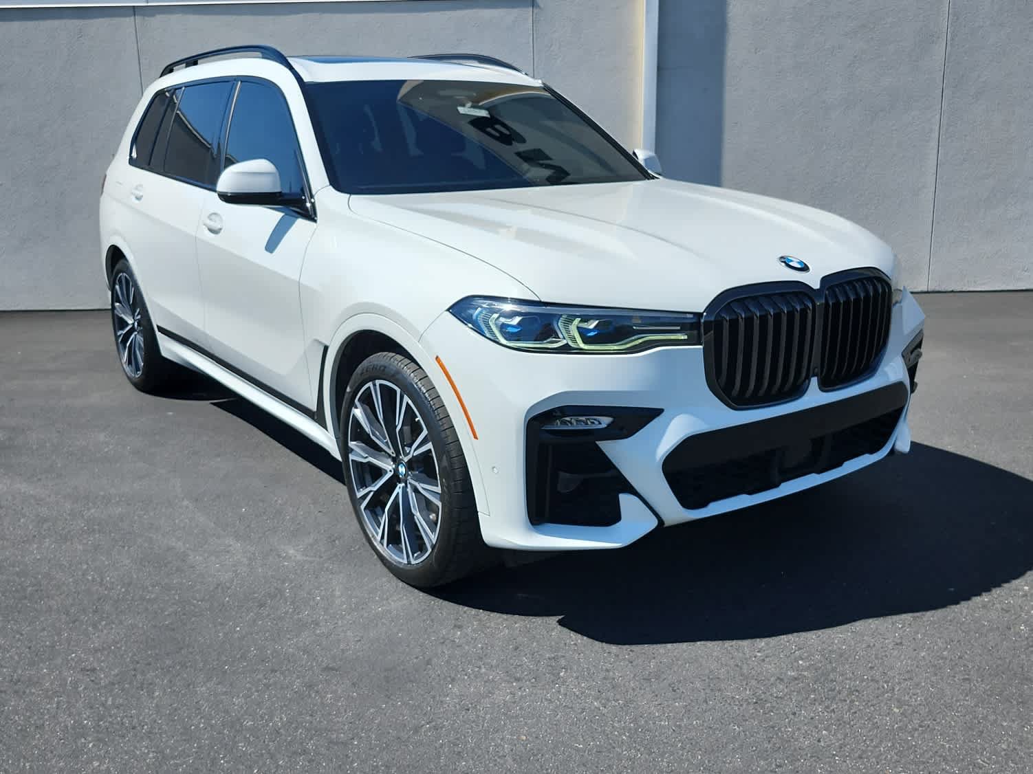Used 2022 BMW X7 M50i AWD/4WD image 2