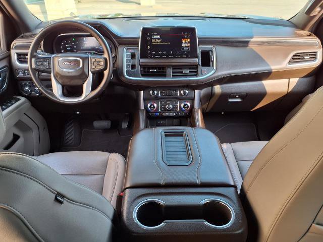 Used 2023 GMC Yukon SLT w/ SLT Luxury Package AWD/4WD image 5