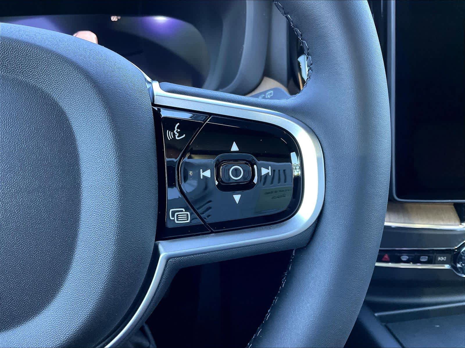 New 2026 Volvo XC60 B5 Plus w/ Climate Package AWD/4WD image 18