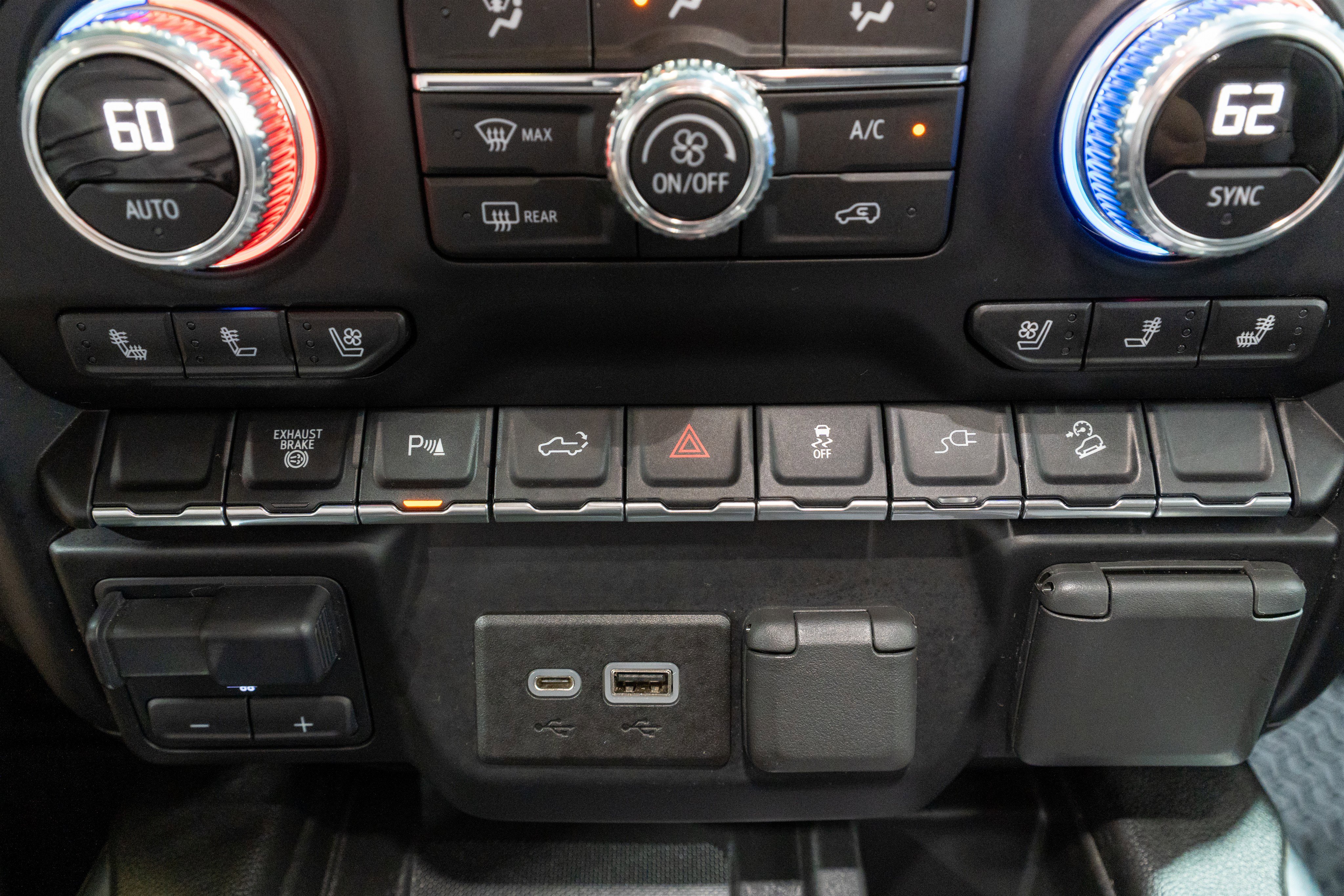 Used 2022 GMC Sierra 2500 AT4 w/ AT4 Preferred Package image 28