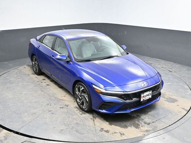 Used 2025 Hyundai Elantra Limited FWD image 27