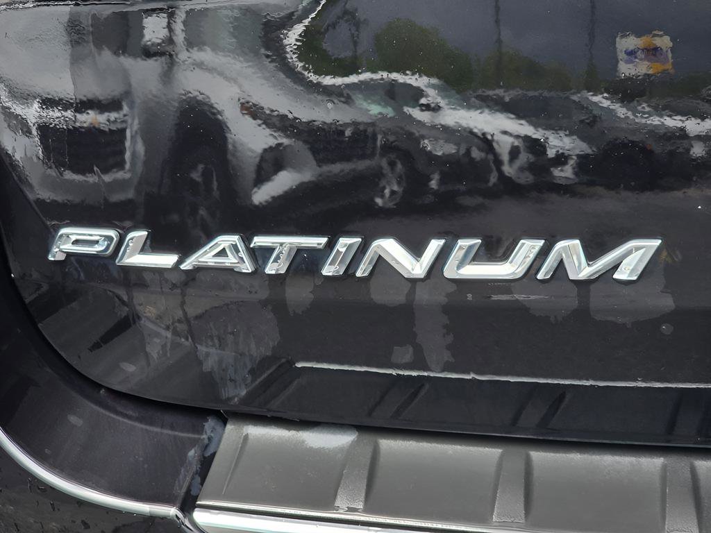 Used 2022 Ford Explorer Platinum w/ Equipment Group 601A AWD/4WD image 13