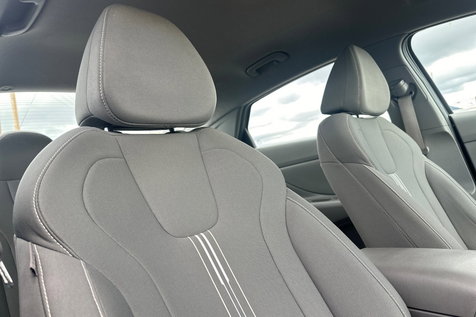 Certified 2024 Hyundai Elantra Blue FWD image 16