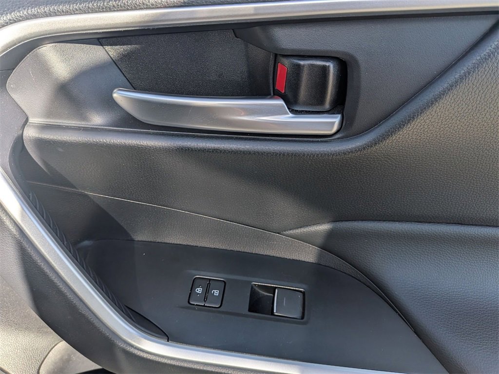 Used 2025 Toyota RAV4 XLE image 30