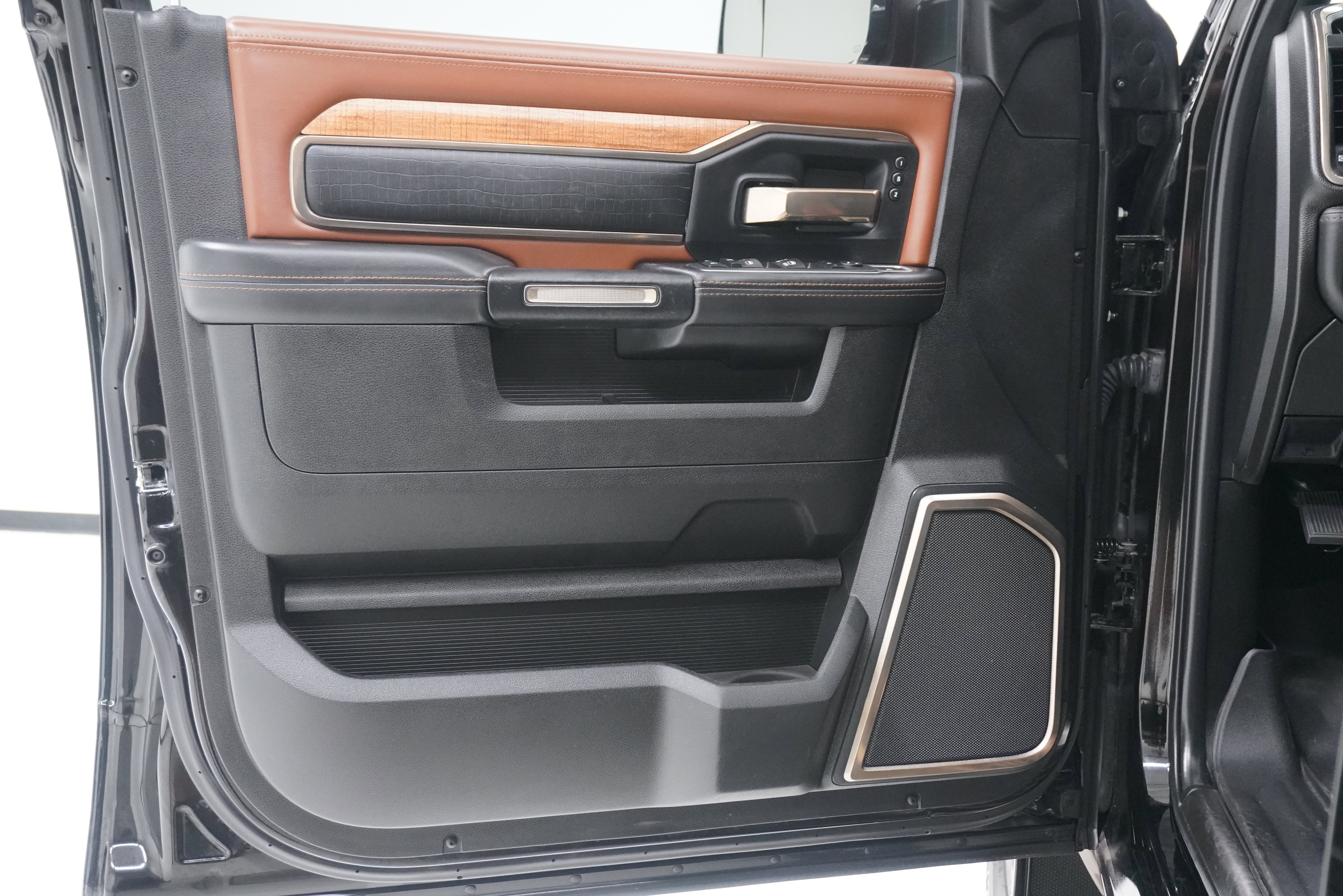 Used 2022 RAM 3500 Limited image 16