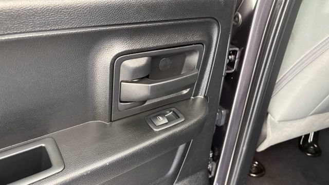 Used 2017 RAM 1500 ST w/ SXT Appearance Group AWD/4WD image 18