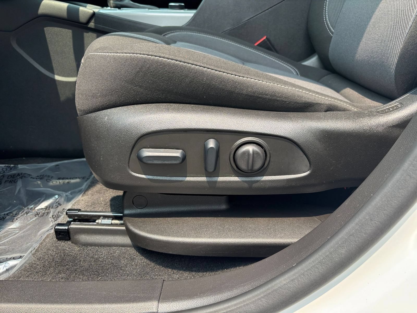 Used 2025 Chevrolet Blazer LT FWD image 21