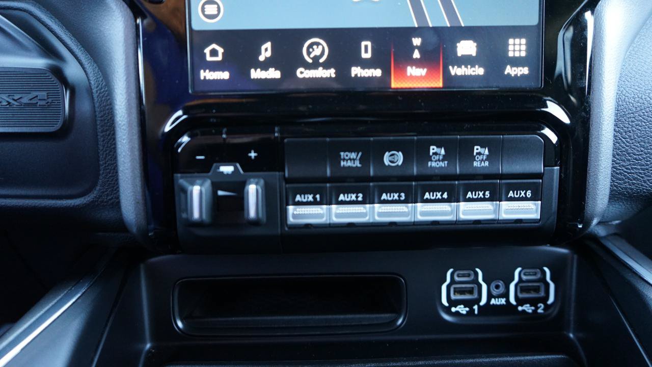 Used 2022 RAM 3500 Laramie AWD/4WD image 17
